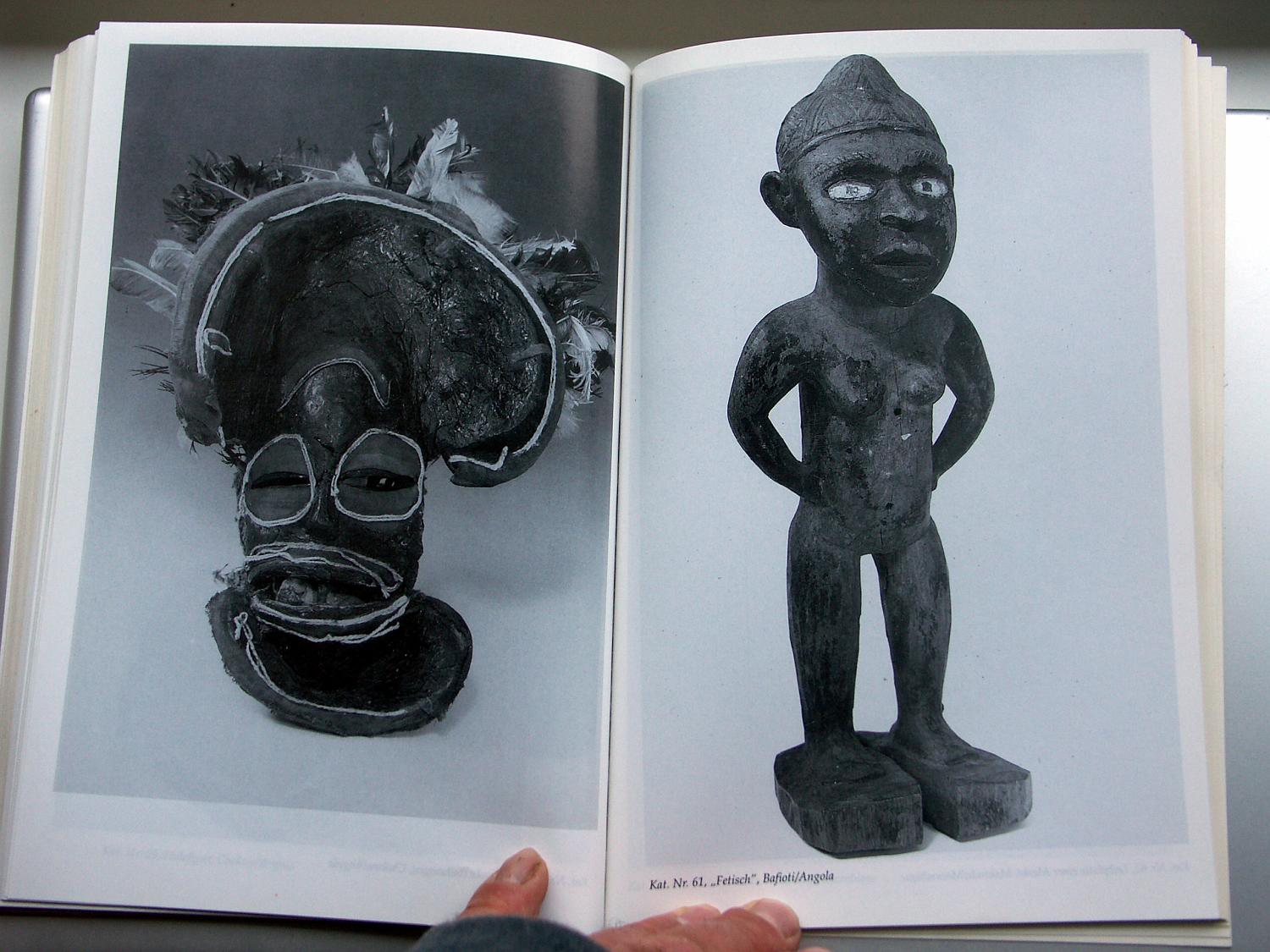 zz-akgö94,s.102a tshokwe und bafioti (kongo) angola,holz-figur und fl